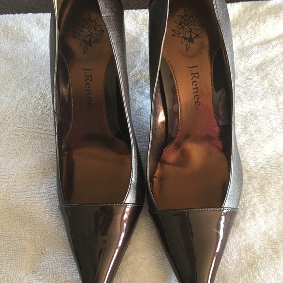 Gorgeous patent leather and leather pumps. - Picture 4 of 4